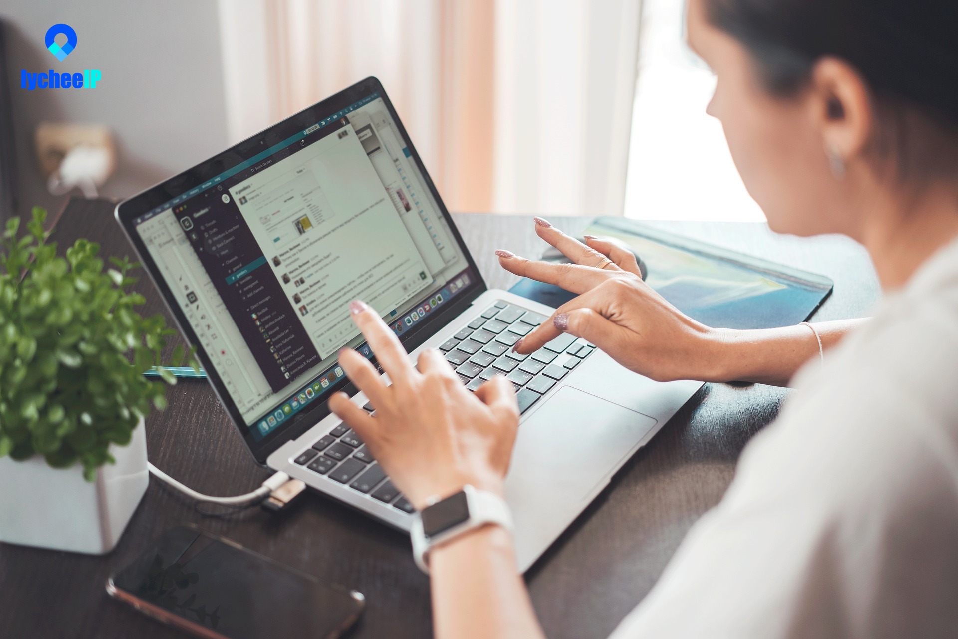 telework-6795505_1920 (2).jpg