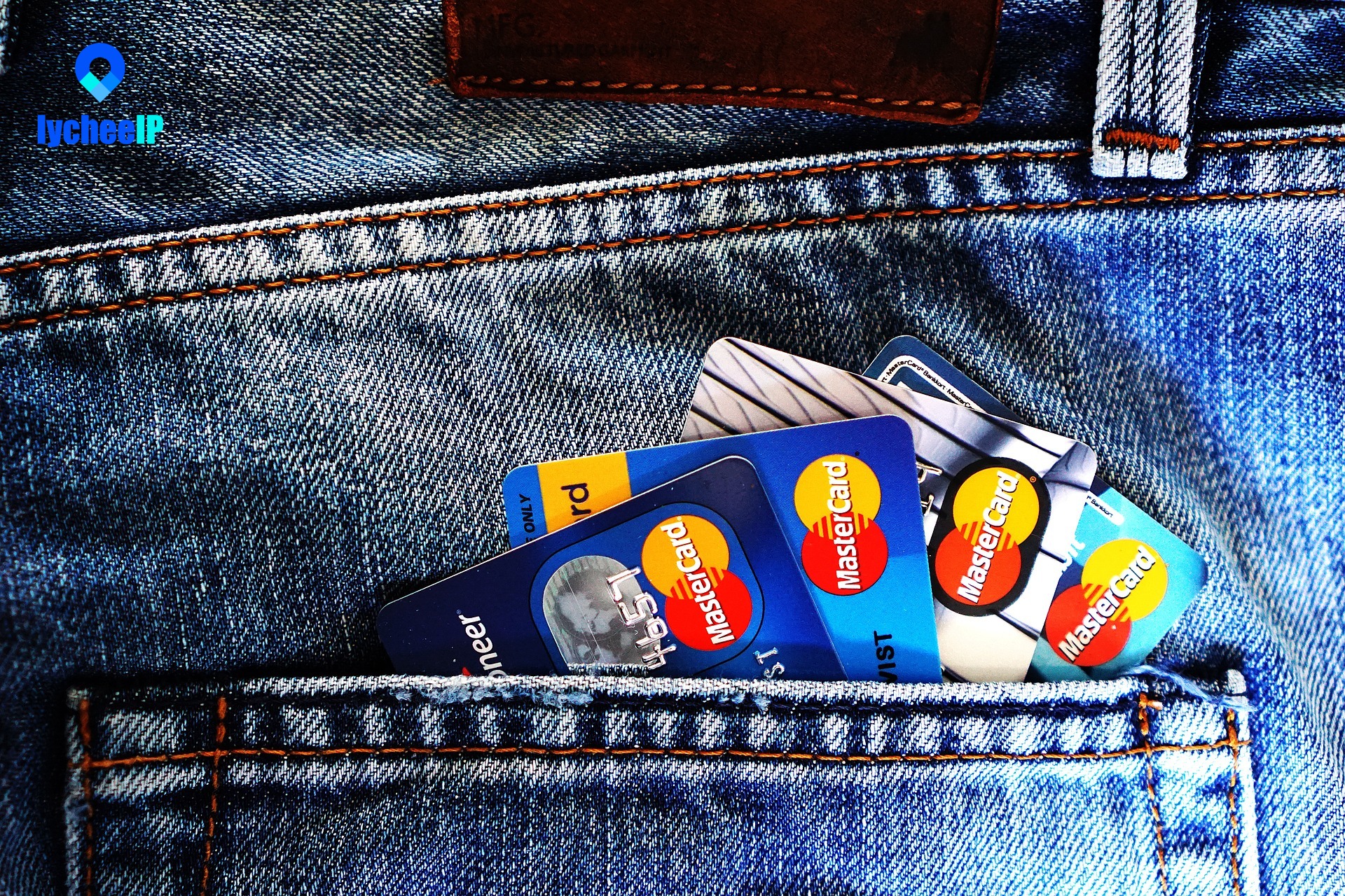credit-cards-1583534_1920 (1).jpg